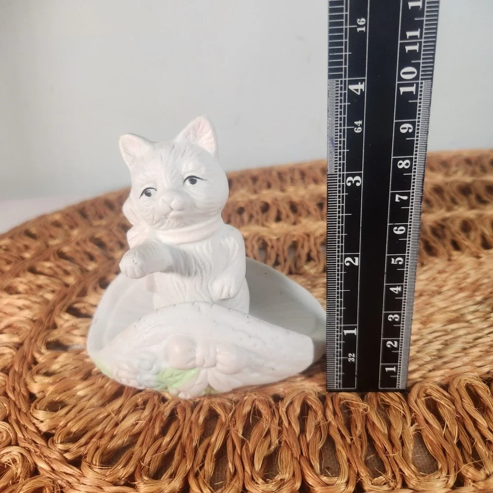 Vintage Porcelain Ceramic White Kitten in Basket Figurine 3.5